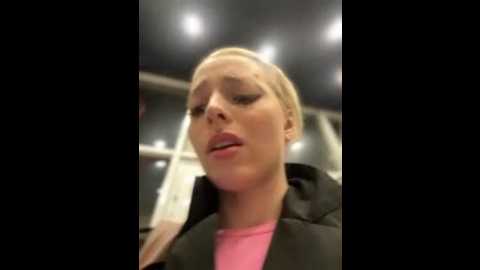 loraadoll @ stripchat on 20250920