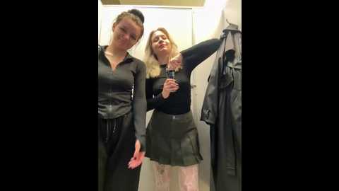 cum_girlss @ stripchat on 20250922