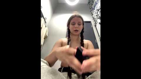 minivi @ stripchat on 20250924