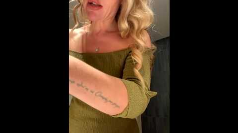 emasalis @ stripchat on 20251001