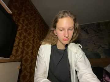 eva_angel3 @ stripchat on 20251001