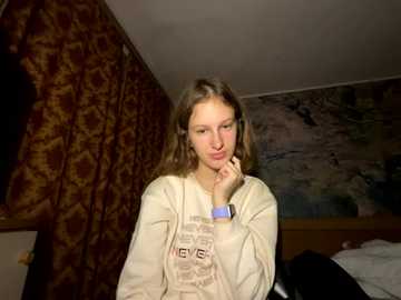 eva_angel3 @ stripchat on 20251002