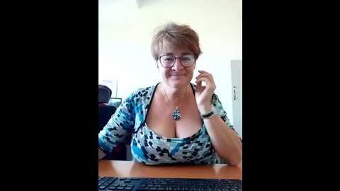 milf_love_fist99 @ stripchat on 20251002