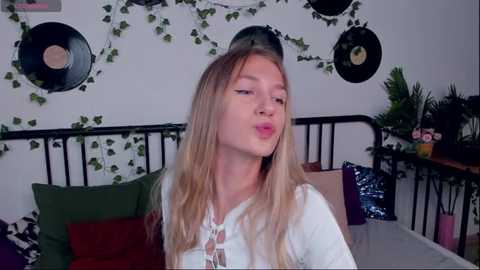 serenacrystall @ stripchat on 20251002