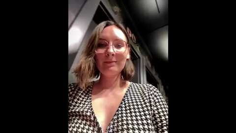 the_snowwhitee @ stripchat on 20251002