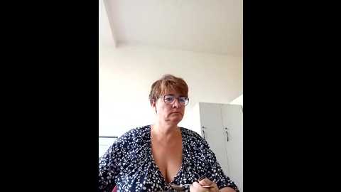 milf_love_fist99 @ stripchat on 20251003