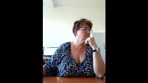 milf_love_fist99 @ stripchat on 20251003