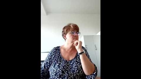milf_love_fist99 @ stripchat on 20251003