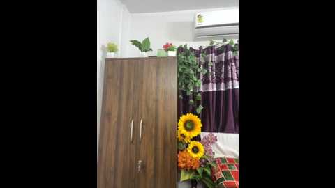 v_hot_sweti @ stripchat on 20251003