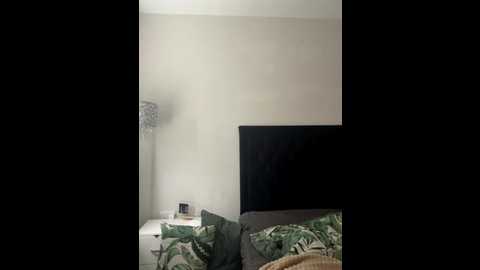 victoria6989 @ stripchat on 20251003