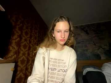 eva_angel3 @ stripchat on 20251004