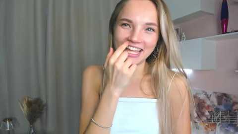 julielupo @ stripchat on 20251004