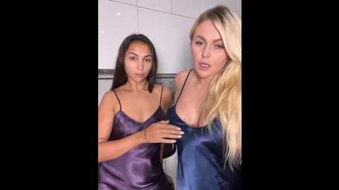 keep_us_wild @ stripchat on 20251004