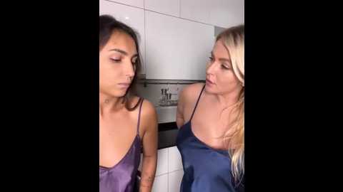 keep_us_wild @ stripchat on 20251004