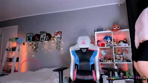 viv_player @ stripchat on 20251004