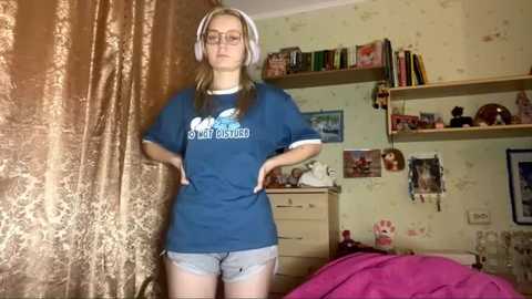 xx_looola_xx @ stripchat on 20251004