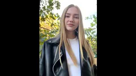 milamoone @ stripchat on 20251005