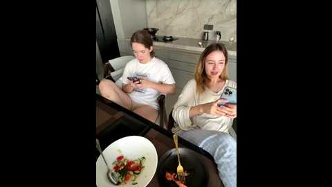 nura_n_sarah @ stripchat on 20251005