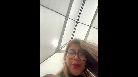 sara_calderon @ stripchat on 20251005