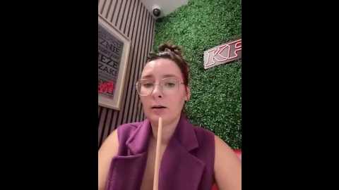 the_snowwhitee @ stripchat on 20251005