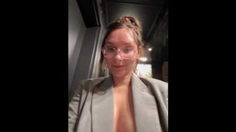 the_snowwhitee @ stripchat on 20251005