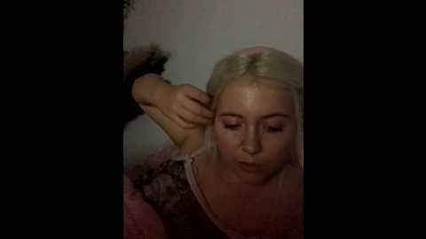 blondie_sofia_essexbabe @ stripchat on 20251006