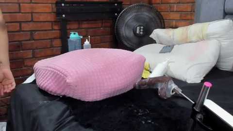 couple_gold69 @ stripchat on 20251006