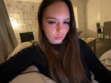 ellastarrxxx @ stripchat on 20251006