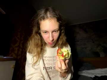 eva_angel3 @ stripchat on 20251006