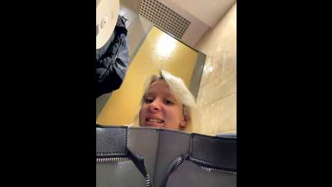 likacat @ stripchat on 20251006