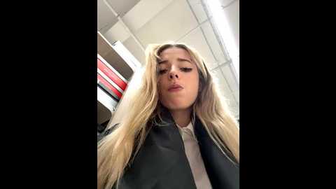 loraadoll @ stripchat on 20251006