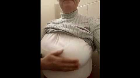 milf_love_fist99 @ stripchat on 20251006