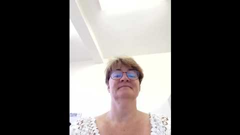 milf_love_fist99 @ stripchat on 20251006