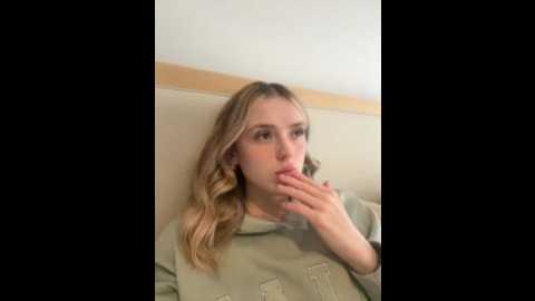 elliemaexoxo @ stripchat on 20251007