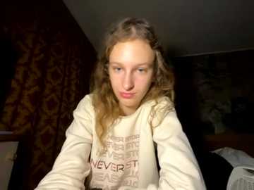 eva_angel3 @ stripchat on 20251007