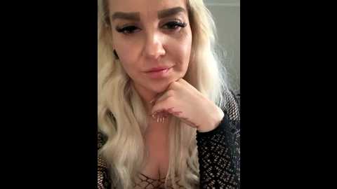 mia_xxx @ stripchat on 20251007