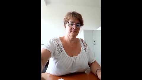 milf_love_fist99 @ stripchat on 20251007