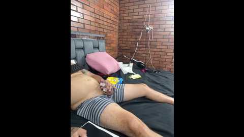 couple_gold69 @ stripchat on 20251008