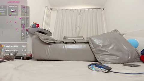 fox_yiyi @ stripchat on 20251008