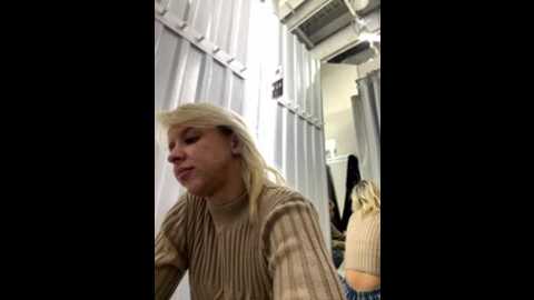 likacat @ stripchat on 20251008