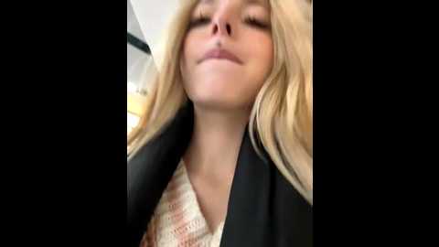 loraadoll @ stripchat on 20251008