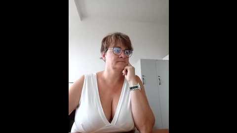 milf_love_fist99 @ stripchat on 20251008