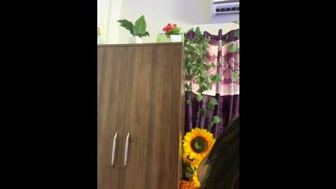 v_hot_sweti @ stripchat on 20251008