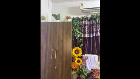 v_hot_sweti @ stripchat on 20251008