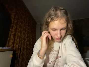 eva_angel3 @ stripchat on 20251009