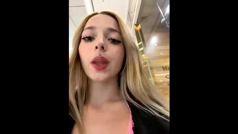 loraadoll @ stripchat on 20251009