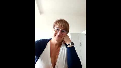 milf_love_fist99 @ stripchat on 20251009