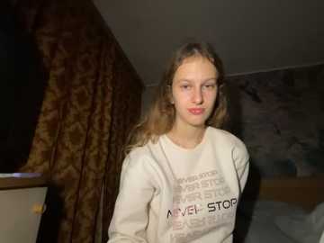 eva_angel3 @ stripchat on 20251010