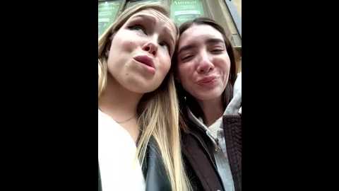 liza_risky @ stripchat on 20251010