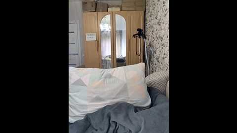 lola_hale @ stripchat on 20251010